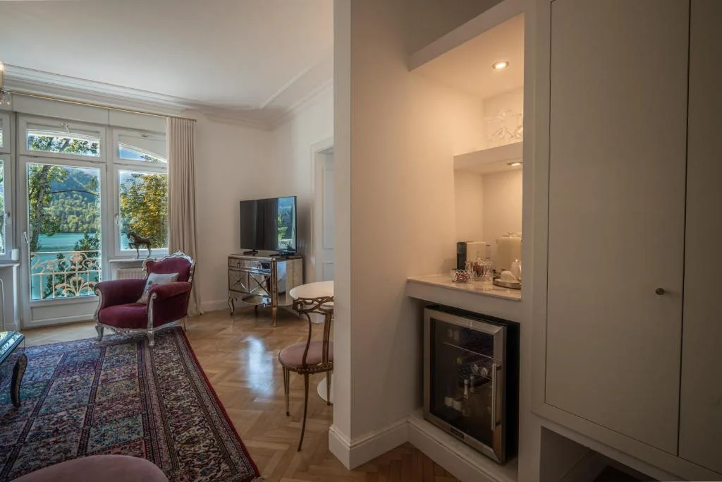 Coffee facilities and entry to the Executive Suite living room