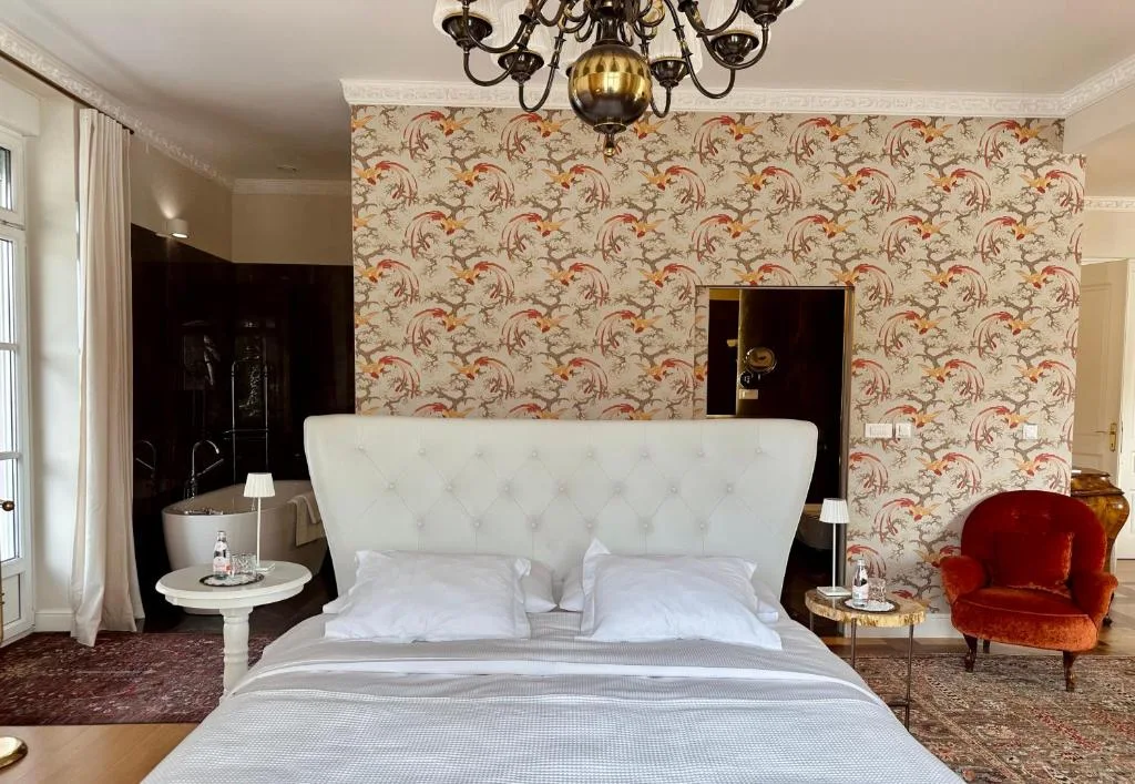King-size bed in the Prestige Suite with Lake View